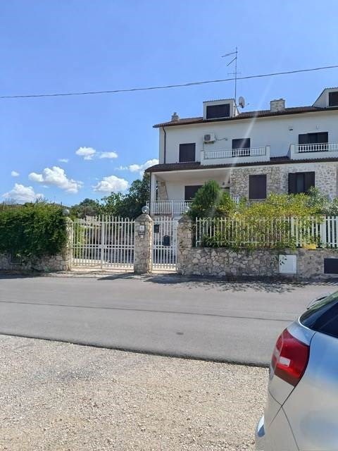 casa indipendente in vendita a Crispiano