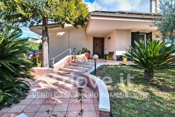 casa indipendente in vendita a Crispiano