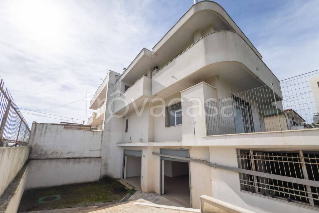 casa indipendente in vendita a Crispiano