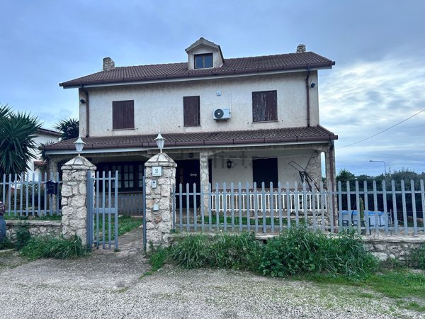 casa indipendente in vendita a Crispiano