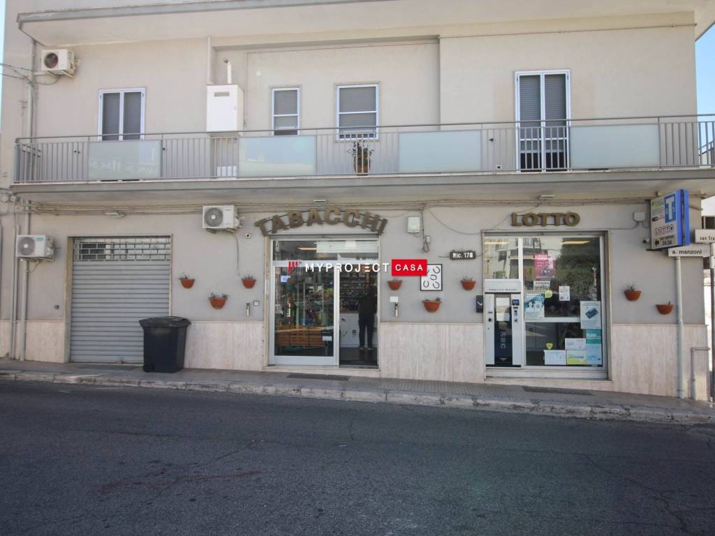 negozio in vendita a Crispiano