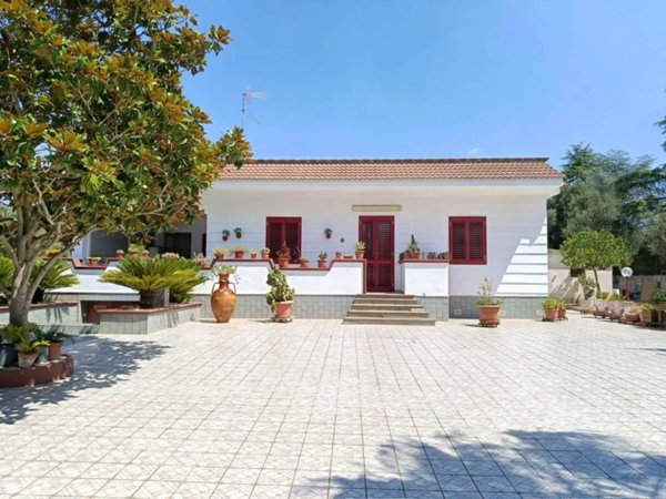 casa indipendente in vendita a Crispiano