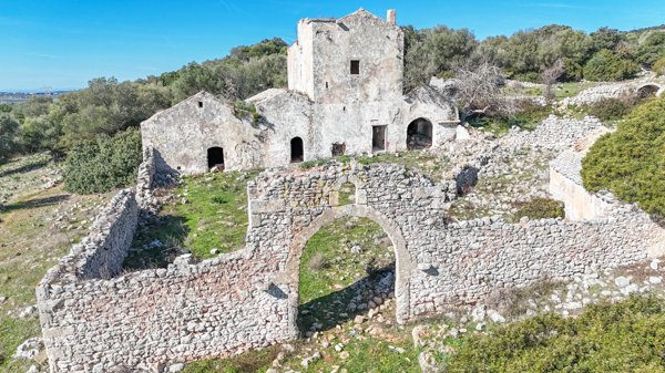 casale in vendita a Crispiano