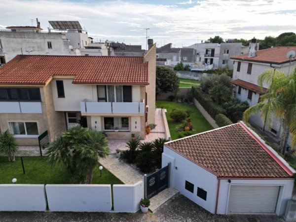 casa indipendente in vendita a Fragagnano