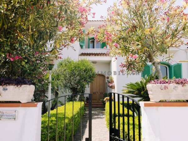 casa indipendente in vendita a Ginosa
