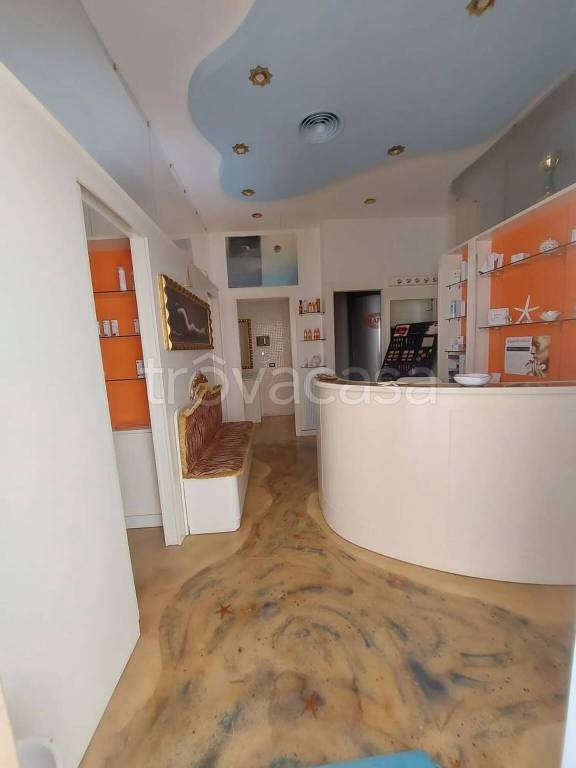 negozio in vendita a Ginosa in zona Marina di Ginosa