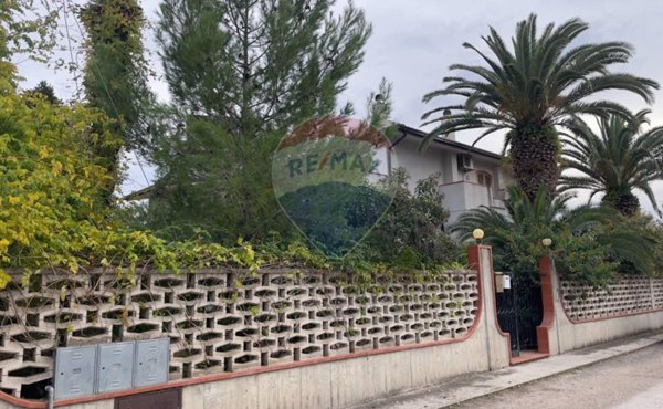 casa indipendente in vendita a Ginosa