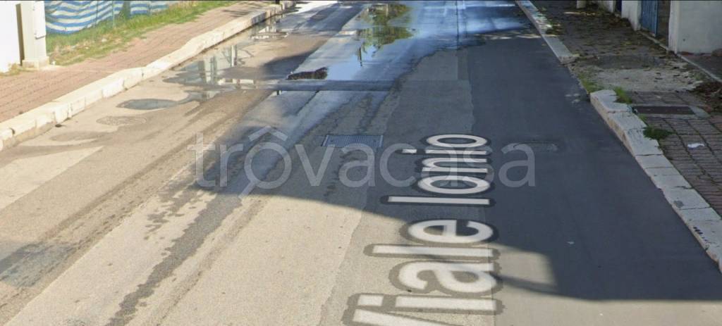 negozio in vendita a Ginosa in zona Marina di Ginosa