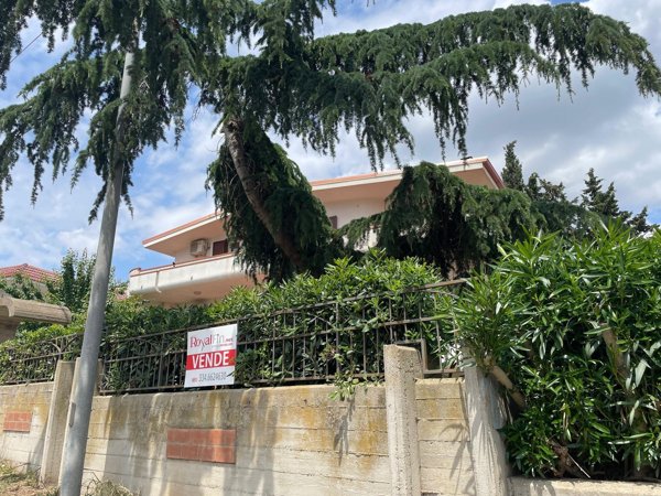 casa indipendente in vendita a Ginosa