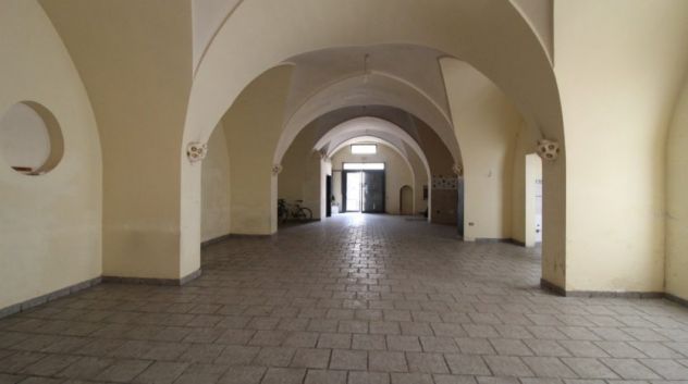 locale commerciale in vendita a Grottaglie
