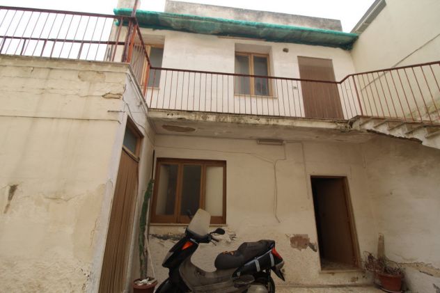 intera palazzina in vendita a Grottaglie