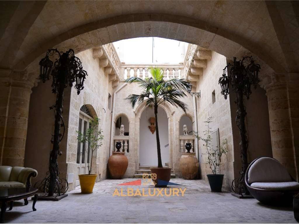 intera palazzina in vendita a Grottaglie