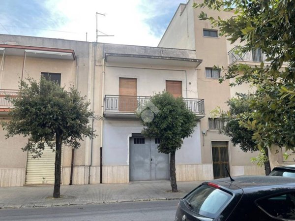 locale di sgombero in vendita a Grottaglie
