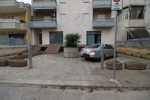locale commerciale in vendita a Grottaglie