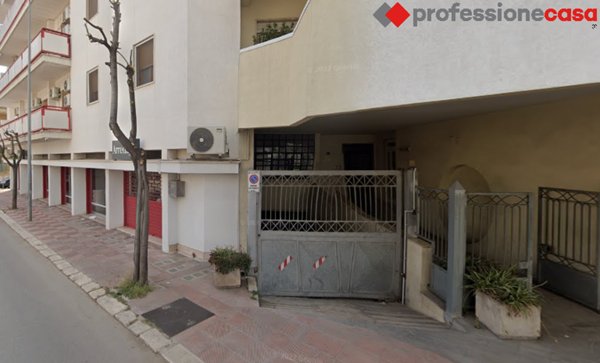locale commerciale in vendita a Grottaglie