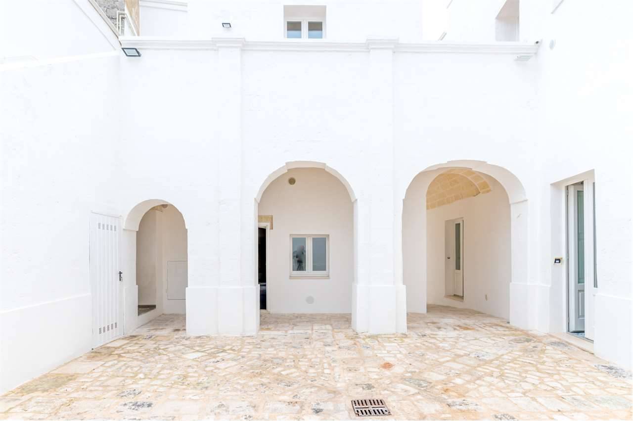 intera palazzina in vendita a Grottaglie