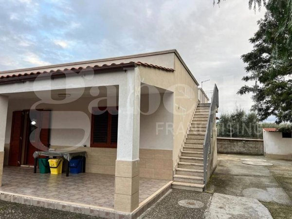 casa indipendente in vendita a Grottaglie