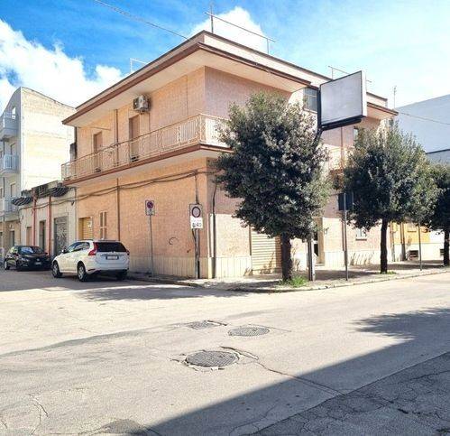 casa indipendente in vendita a Grottaglie