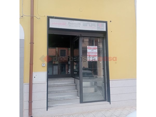 locale commerciale in vendita a Grottaglie