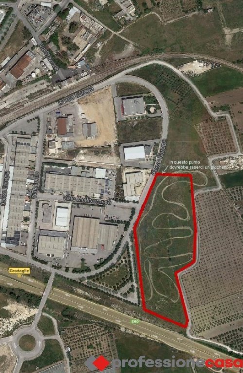 terreno edificabile in vendita a Grottaglie in zona Paparazio