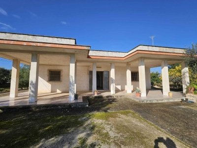 casa indipendente in vendita a Grottaglie