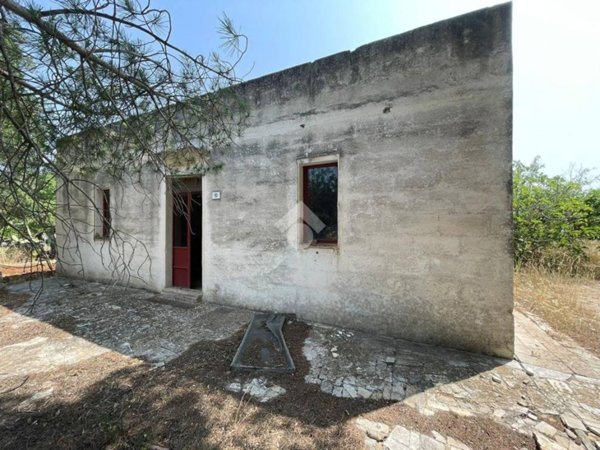 casa indipendente in vendita a Grottaglie in zona Paparazio