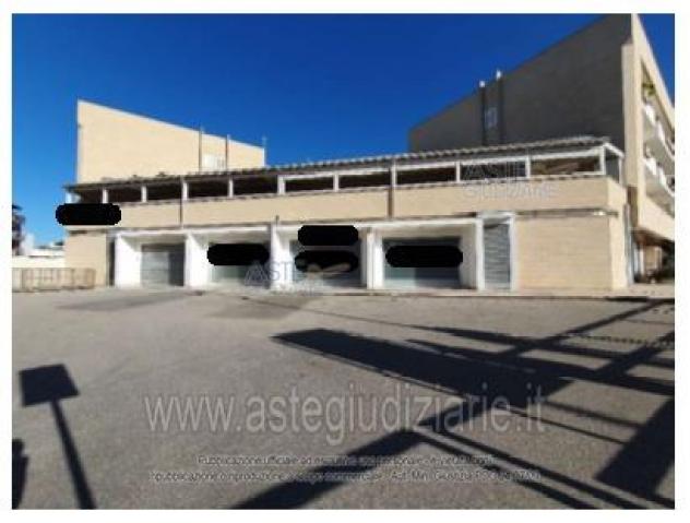 locale commerciale in vendita a Grottaglie