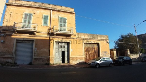 pentavano in vendita a Grottaglie