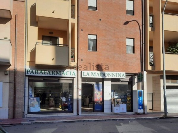 locale commerciale in vendita a Grottaglie