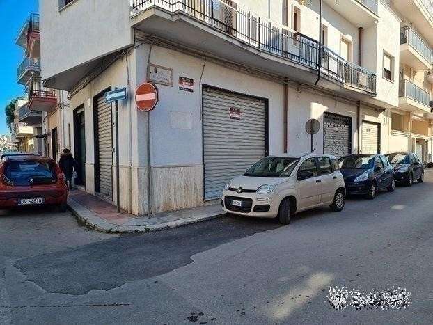locale commerciale in vendita a Grottaglie