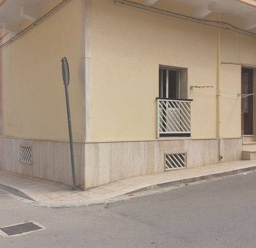 casa indipendente in vendita a Grottaglie