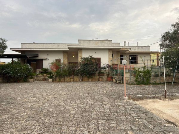 casa indipendente in vendita a Grottaglie