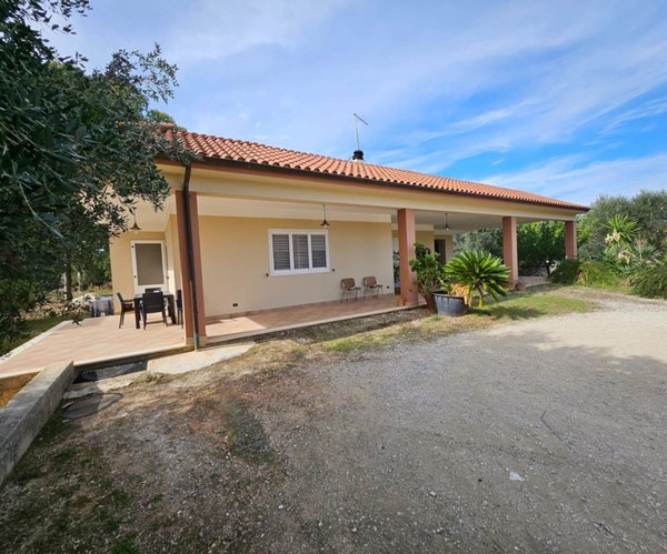 casa indipendente in vendita a Grottaglie