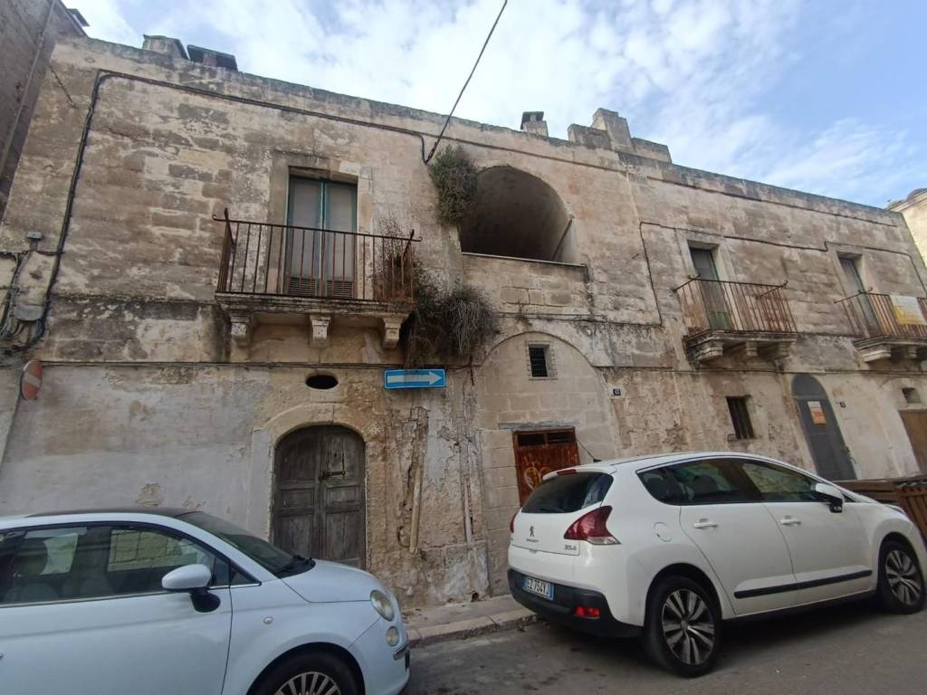 intera palazzina in vendita a Grottaglie