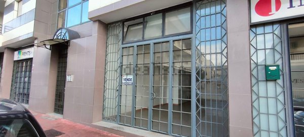 locale commerciale in vendita a Grottaglie