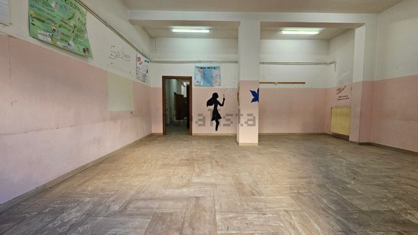 locale commerciale in vendita a Grottaglie