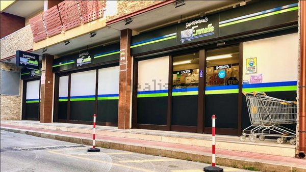 locale commerciale in vendita a Grottaglie