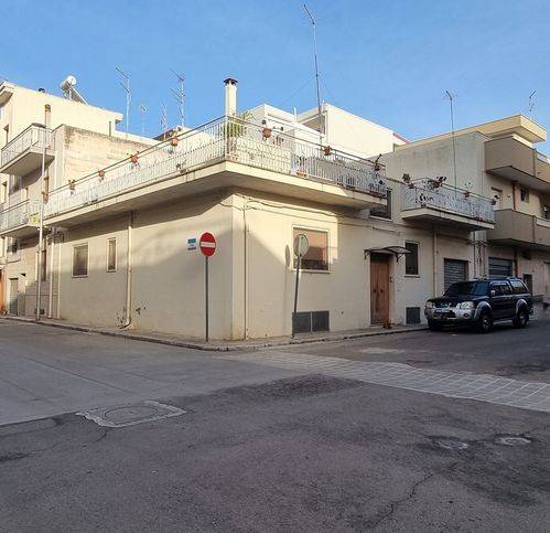 casa indipendente in vendita a Grottaglie