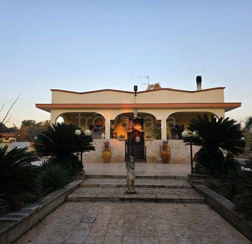 casa indipendente in vendita a Grottaglie in zona Paparazio
