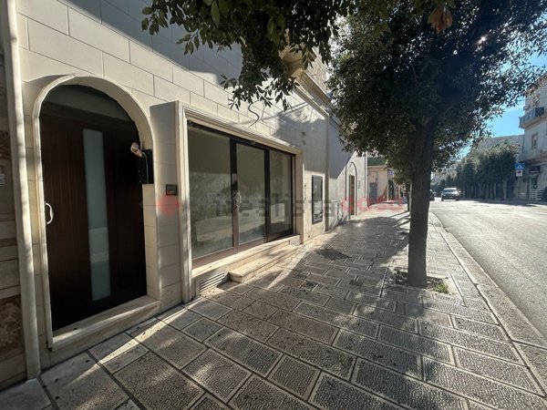 locale commerciale in vendita a Grottaglie