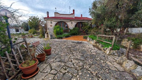 casa indipendente in vendita a Grottaglie