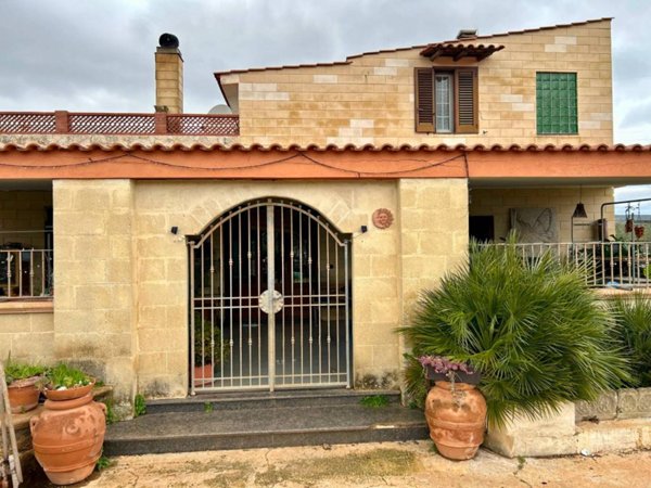 casa indipendente in vendita a Grottaglie