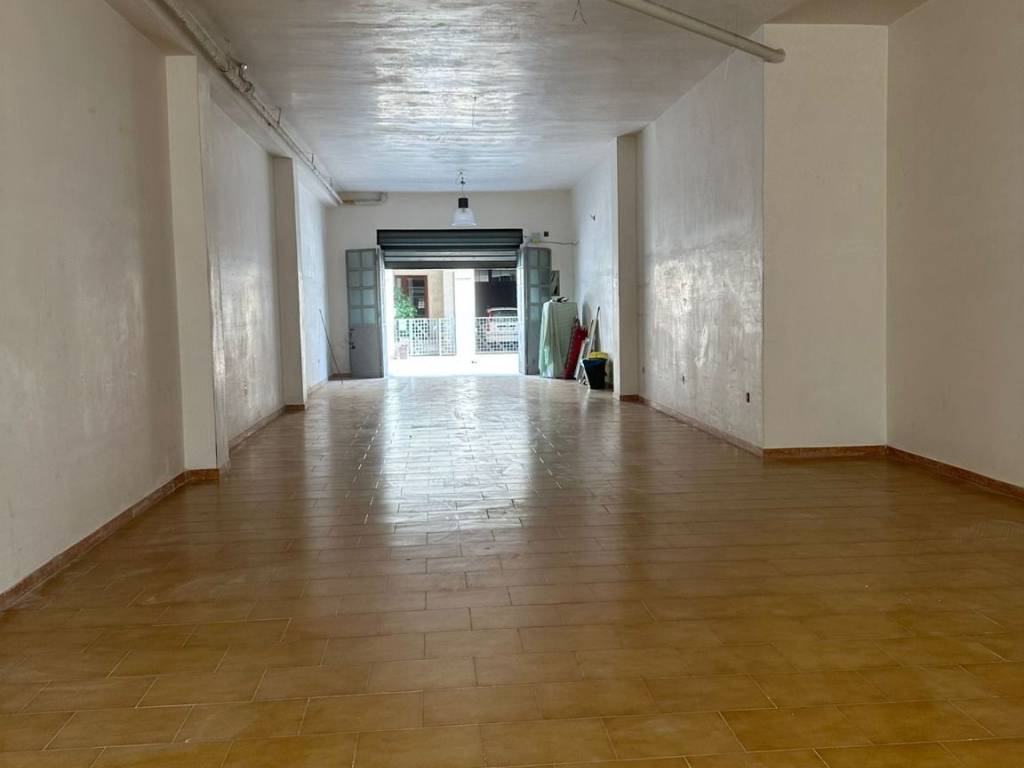 locale commerciale in vendita a Grottaglie