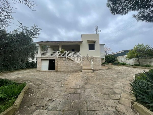 casa indipendente in vendita a Grottaglie