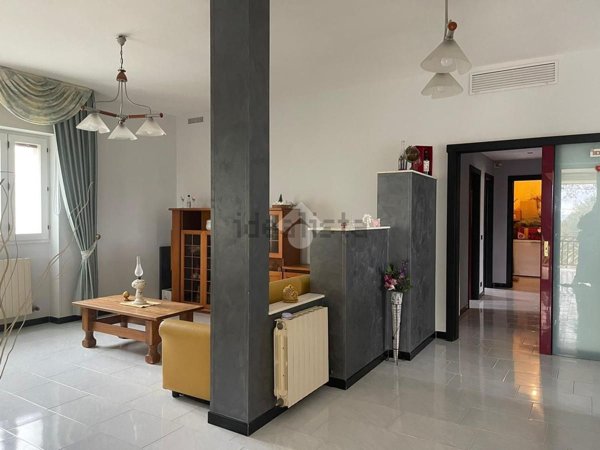 casa indipendente in vendita a Grottaglie