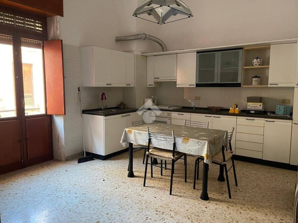 intera palazzina in vendita a Grottaglie