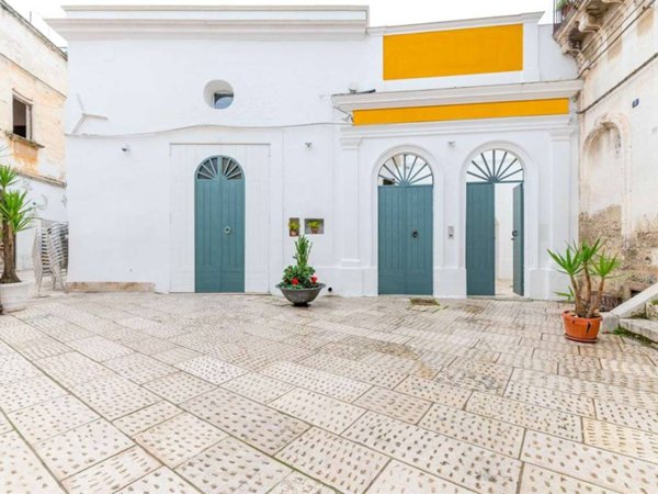 intera palazzina in vendita a Grottaglie