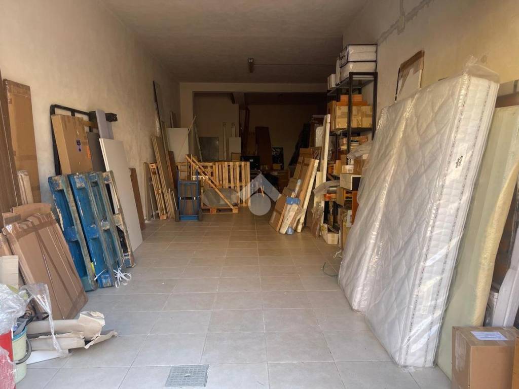 locale di sgombero in vendita a Grottaglie