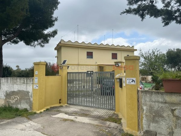 casa indipendente in vendita a Grottaglie