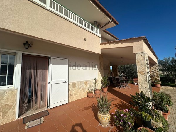 casa indipendente in vendita a Grottaglie